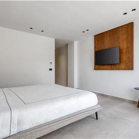 5 bedroom luxury seaside villa with indoor & outdoor pool, near Acharavi, sleeps 10